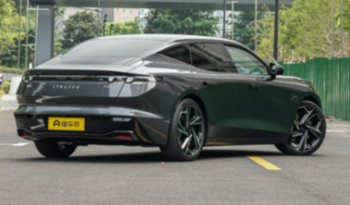 純電中大型轎車之爭(zhēng),極越07、領(lǐng)克Z10,誰更具“性價(jià)比”?