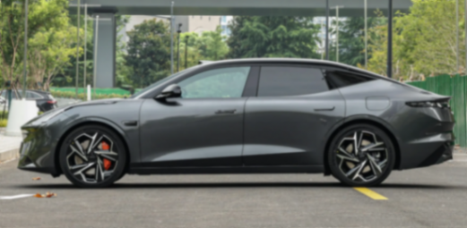 純電中大型轎車之爭(zhēng),極越07、領(lǐng)克Z10,誰更具“性價(jià)比”?