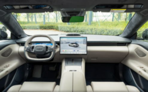 純電中大型轎車之爭(zhēng),極越07、領(lǐng)克Z10,誰更具“性價(jià)比”?