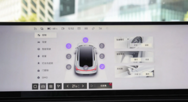 純電中大型轎車之爭(zhēng),極越07、領(lǐng)克Z10,誰更具“性價(jià)比”?