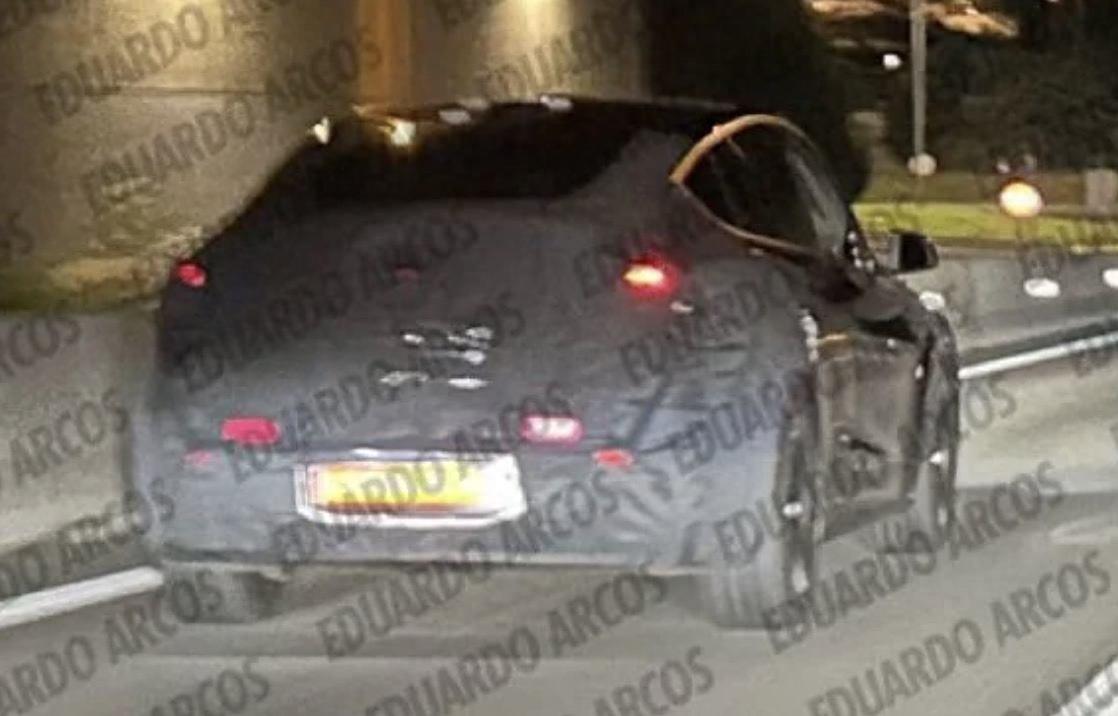 特斯拉Model Y最新諜照來了,牌照框有變化,續航或超800km