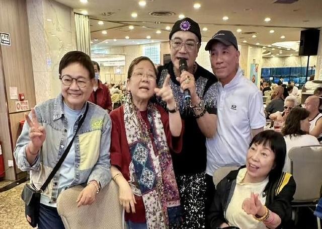 67歲前TVB男星餐廳唱歌謀生