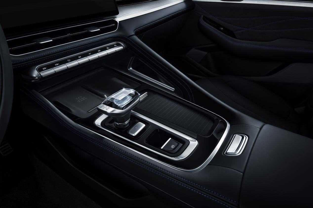 星越L、星瑞東方曜正式上市,價格誠意十足