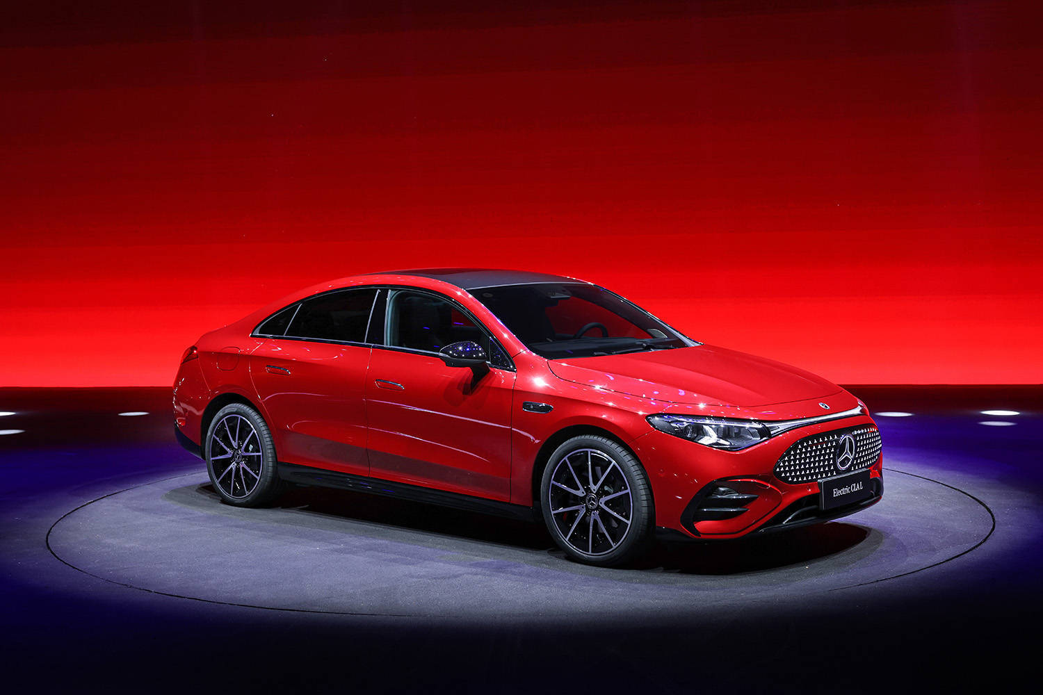 續(xù)航866公里/預(yù)售價(jià)25.9萬(wàn)起 奔馳全新純電CLA開啟預(yù)售