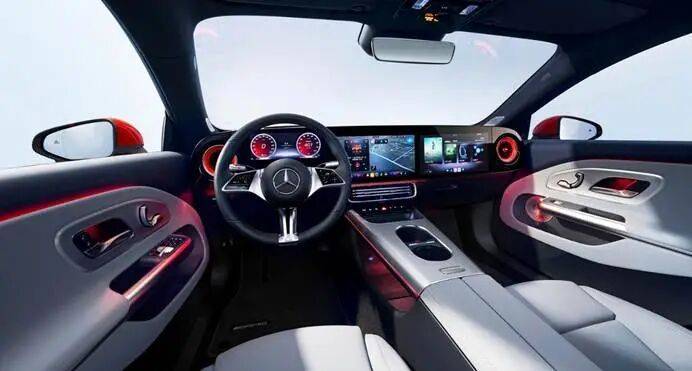 率先上車純電CLA,Momenta攜手奔馳共研“懂國(guó)情”智駕方案