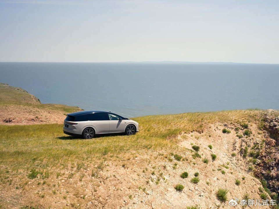 這誰能想到!不僅燃油車企,連酒店行業,都恨上新能源汽車了