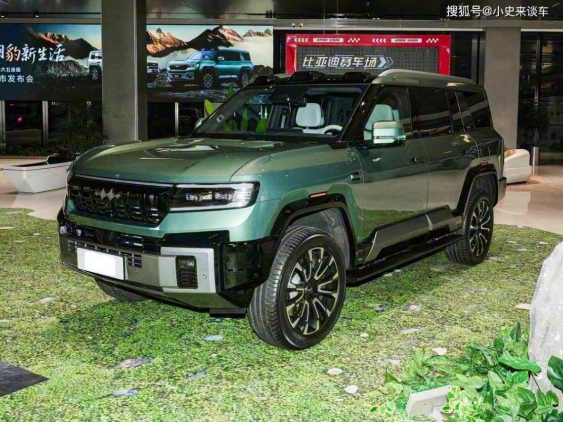 全新國(guó)產(chǎn)“衛(wèi)士”上市!配三激光雷達(dá)+2.0T插混,車(chē)內(nèi)配三塊大屏