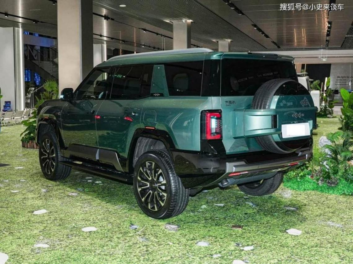 全新國(guó)產(chǎn)“衛(wèi)士”上市!配三激光雷達(dá)+2.0T插混,車(chē)內(nèi)配三塊大屏