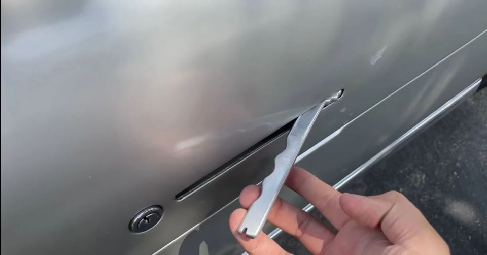 隱藏式門把手是“封門殺手”?奔馳、特斯拉都在用 圖片