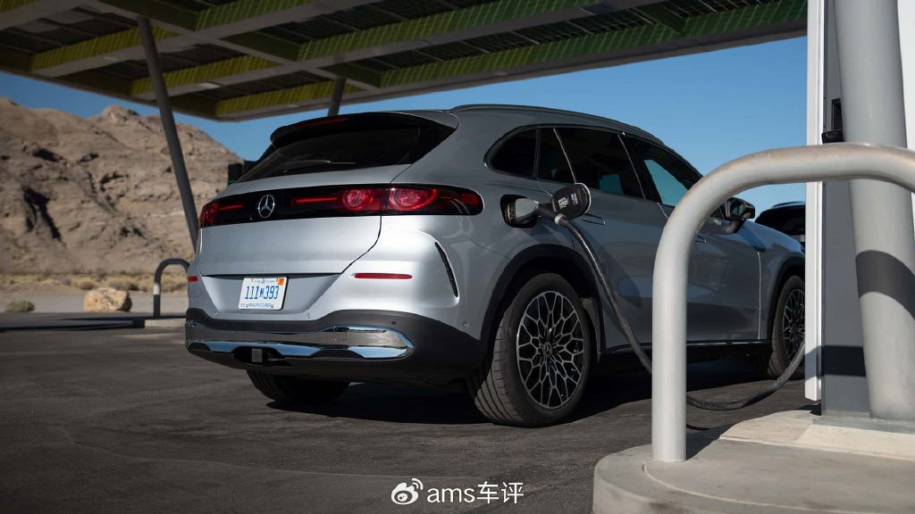 竟然出現在這里?首試奔馳純電GLC,沙丘沖浪考驗軟件與性能表現