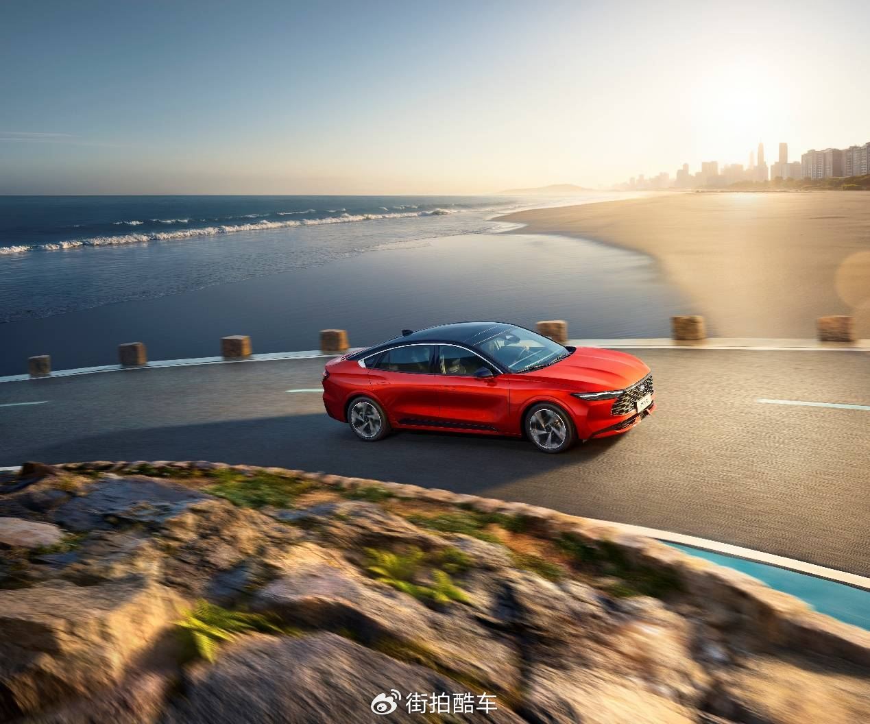 頂配售價19.98萬元,福特新蒙迪歐拉高同級性能標(biāo)準(zhǔn)